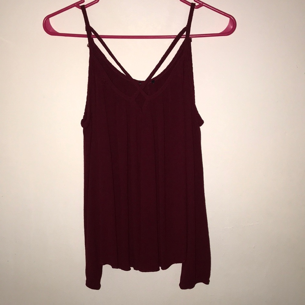 I’m selling a beautiful cold shoulder top.